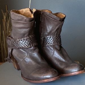 Cuadra Python boots